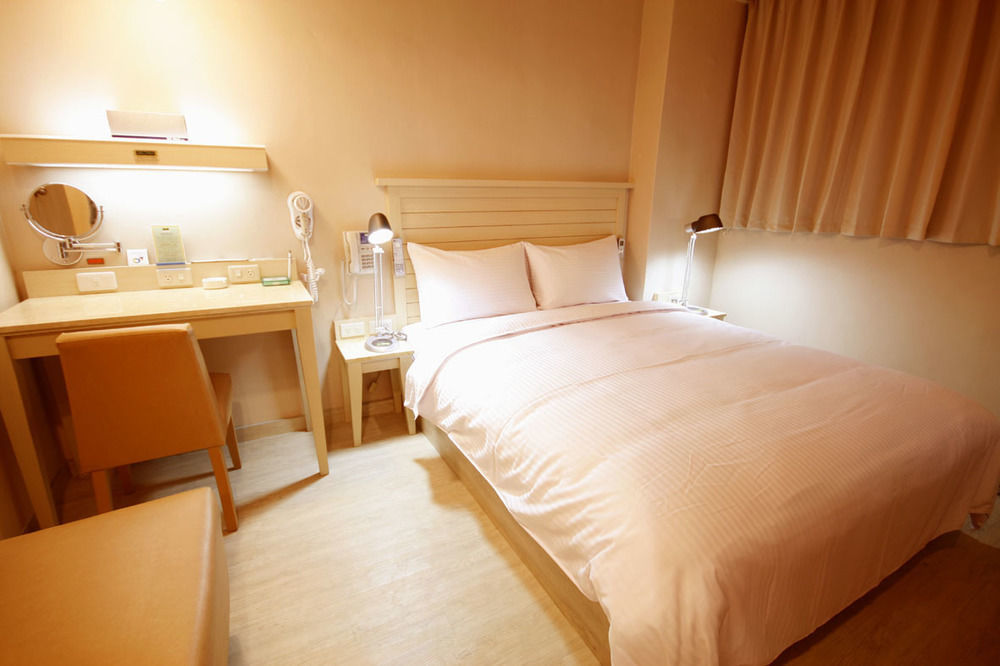 Royal Group Hotel Xiong Zhong Branch Kaohsiung Buitenkant foto
