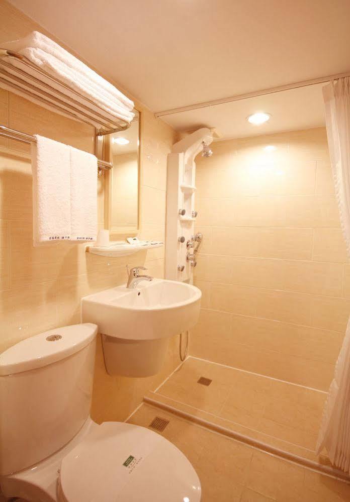 Royal Group Hotel Xiong Zhong Branch Kaohsiung Buitenkant foto
